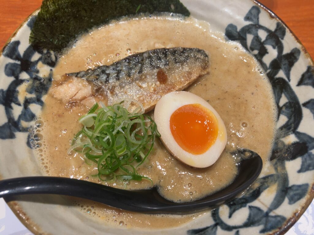 ムスリムにもおすすめのラーメン: なぶら元田中店