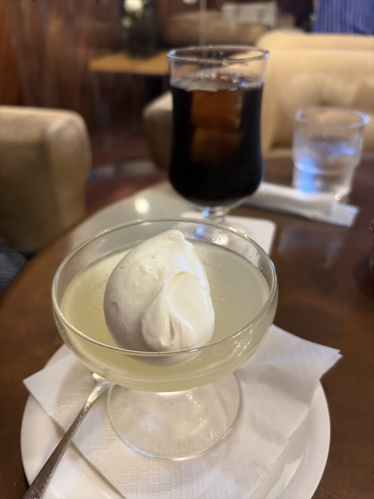 ぎおん石 喫茶室