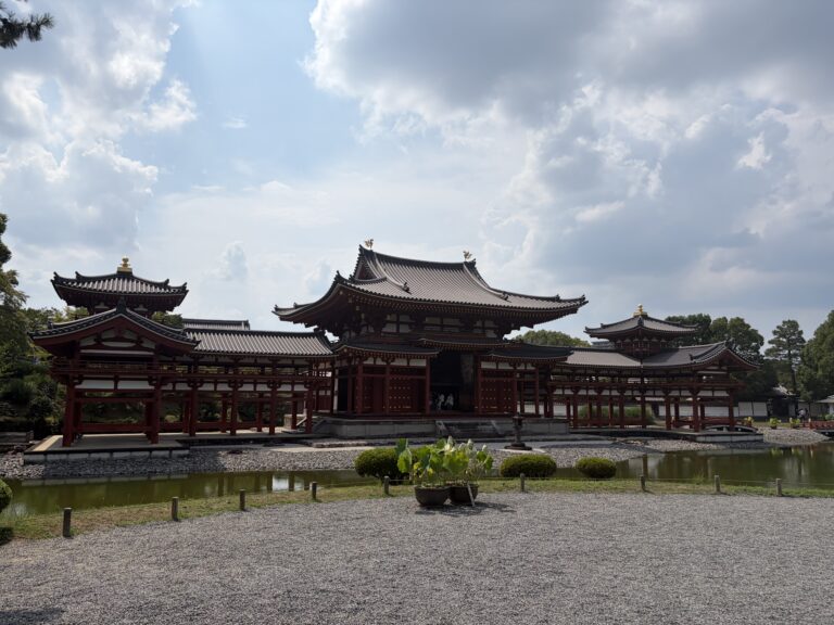 Phoenix Hall, with few visitors