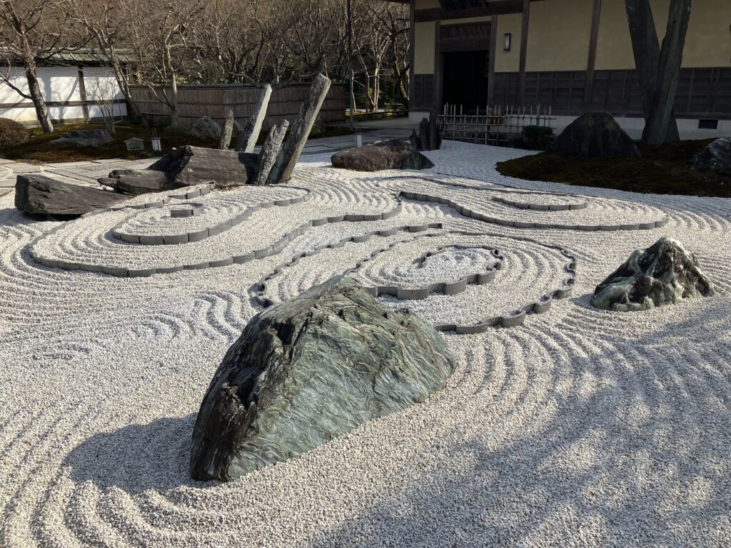 圓光寺奔龍庭