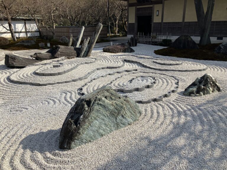 圓光寺奔龍庭
